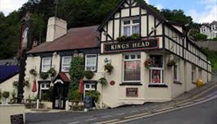 Bodlondeb Castle Bed & Breakfast { Central Llandudno} エクステリア 写真