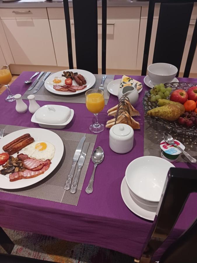 Bodlondeb Castle Bed & Breakfast { Central Llandudno} エクステリア 写真