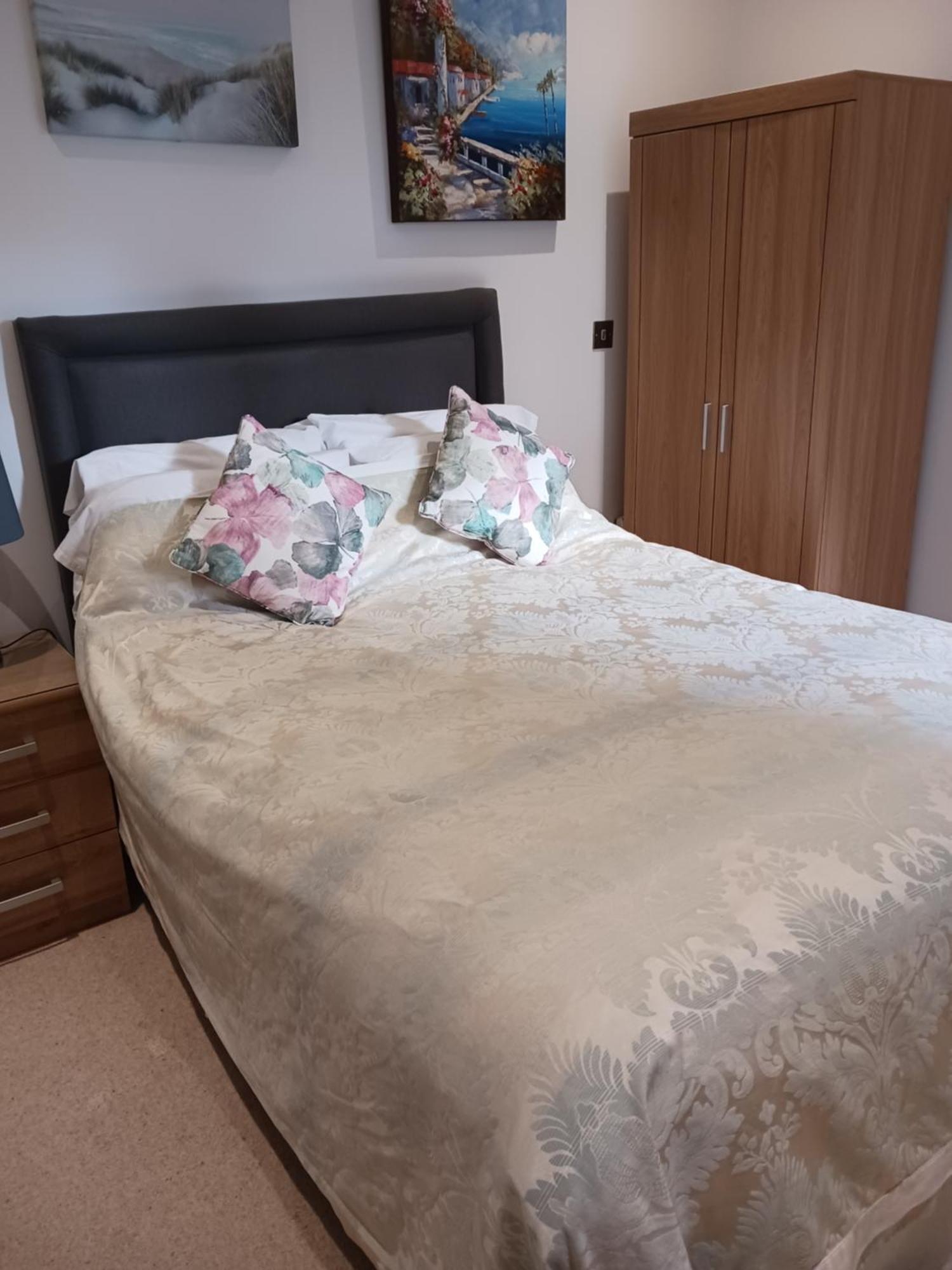 Bodlondeb Castle Bed & Breakfast { Central Llandudno} エクステリア 写真